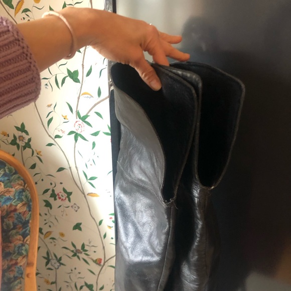 beautiful leather boots - Picture 4 of 6